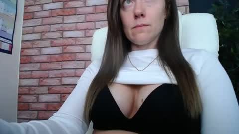 Snapshot of kelseykruz chatting on August 2026 06:27:01 AM KelseyKruz online show from August 2026 06:27:01 AM