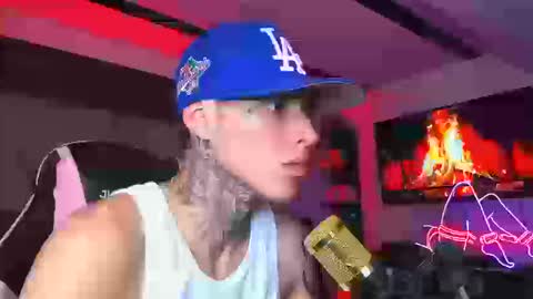 Snapshot of ken_and_bonnie chatting on March 2026 01:26:02 PM ken_and_bonnie online show from March 2026 01:26:02 PM