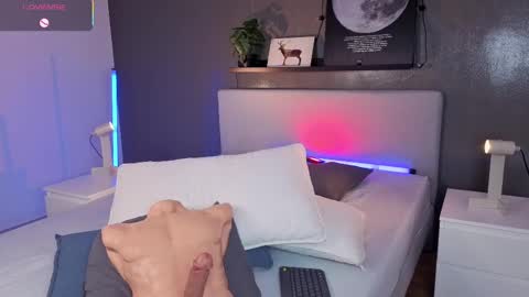   online show from October 2025 12:33:01 PM