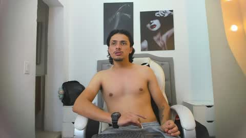 Snapshot of ken_valkov chatting on April 2026 08:01:02 PM Ken Valkov online show from April 2026 08:01:02 PM