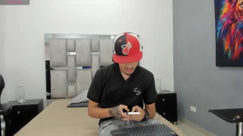 Snapshot of ken_valkov chatting on April 2026 08:06:01 PM Ken Valkov online show from April 2026 08:06:01 PM
