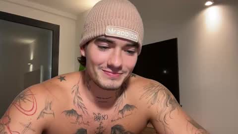 Snapshot of kenboyea_ chatting on October 2025 03:47:02 PM luis carlos esteban online show from October 2025 03:47:02 PM