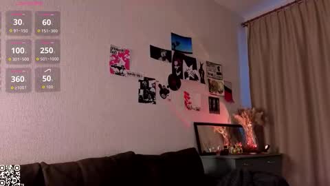 Kendal online show from March 2026 01:33:02 AM