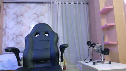 kendall696 online show from November 2025 01:15:01 PM