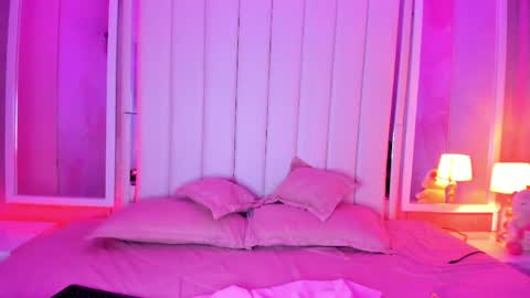 Snapshot of kendall_curves chatting on April 2026 03:55:01 AM Kendall no Jenner online show from April 2026 03:55:01 AM