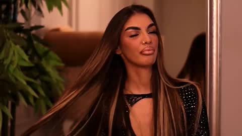 Kendal online show from September 2025 05:36:02 PM