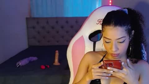 Snapshot of kendallrush2 chatting on December 2024 05:44:01 PM Kendall Rush online show from December 2024 05:44:01 PM