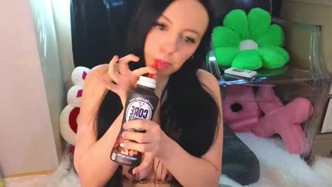 Kendall online show from March 2026 10:16:02 PM