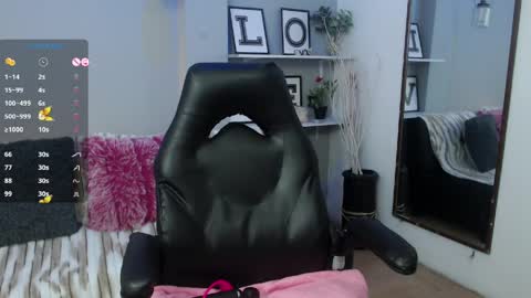 Snapshot of kendallwood_ chatting on May 2026 09:00:01 PM Kendall online show from May 2026 09:00:01 PM