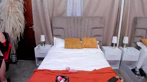 Snapshot of kendra_and_liam chatting on September 2025 12:16:01 PM kendra and liam online show from September 2025 12:16:01 PM