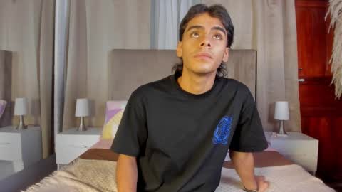 Snapshot of kendra_and_liam chatting on October 2025 11:44:01 AM kendra and liam online show from October 2025 11:44:01 AM