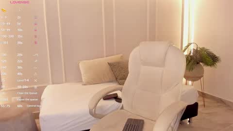 Snapshot of kendra_bennz_ chatting on February 2025 08:31:01 PM kendra Benz online show from February 2025 08:31:01 PM