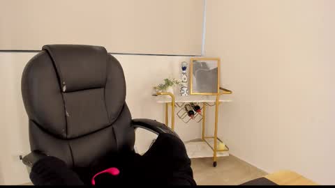 Snapshot of kendra_bennz_ chatting on November 2025 11:34:02 AM kendra Benz online show from November 2025 11:34:02 AM