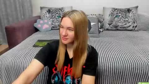 Kendra online show from November 2025 11:37:01 PM