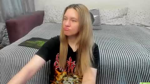 Snapshot of kendra_xx_ chatting on June 2026 12:42:01 AM Kendra online show from June 2026 12:42:01 AM