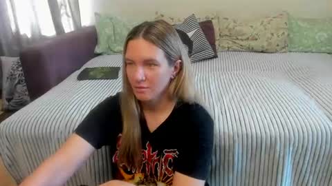 Snapshot of kendra_xx_ chatting on July 2026 04:19:01 AM Kendra online show from July 2026 04:19:01 AM