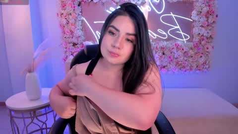 Snapshot of kendraclark_ chatting on April 2026 02:31:01 AM K E N D R A online show from April 2026 02:31:01 AM