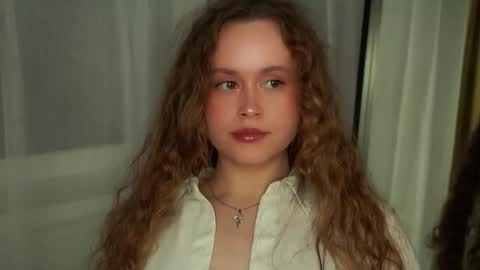 Kira online show from September 2025 06:13:01 PM