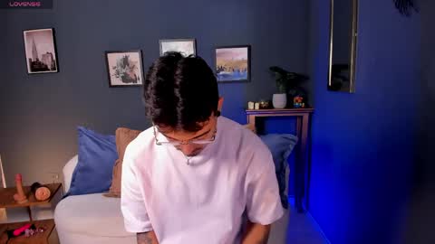 Snapshot of keneth_collins chatting on May 2026 12:34:02 PM keneth_collins online show from May 2026 12:34:02 PM