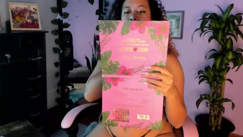 Snapshot of kenia_thompson01 chatting on December 2025 01:27:01 PM 01 online show from December 2025 01:27:01 PM