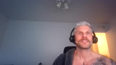 Snapshot of kenmackelwood chatting on April 2026 11:37:01 AM kenmackelwood online show from April 2026 11:37:01 AM