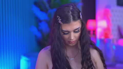 Kendra online show from November 2025 03:23:01 PM