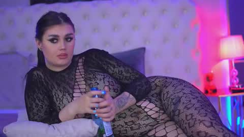 Kendra online show from December 2025 04:12:02 PM