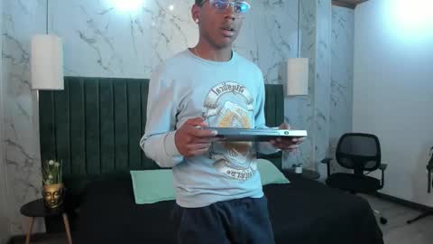 Kenny Thompson online show from February 2026 08:08:02 PM