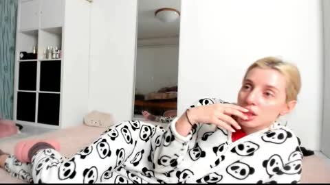 Kenzie online show from February 2025 06:16:02 AM