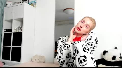 Kenzie online show from March 2025 06:54:02 AM