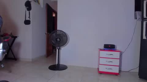 Snapshot of kerlysmith24 chatting on April 2026 05:22:02 PM Kerlysmith24 online show from April 2026 05:22:02 PM