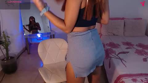 Mia  online show from November 2025 03:34:01 PM