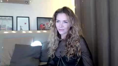 Snapshot of kessiecage chatting on December 2024 09:41:01 PM kessiecage online show from December 2024 09:41:01 PM