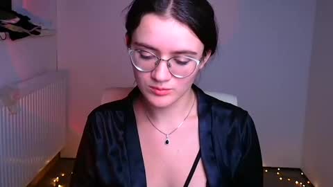 Ketrin online show from December 2024 01:01:02 AM