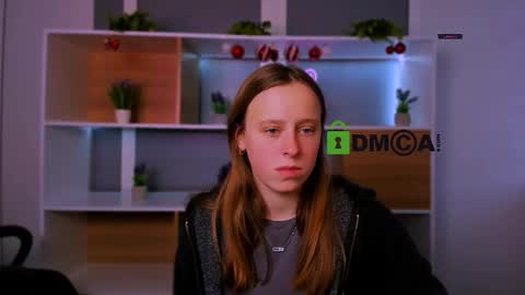 keuli_li online show from January 2026 12:18:01 PM