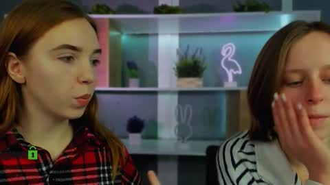 keuli_li online show from February 2026 12:59:02 PM