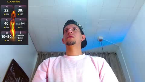 Snapshot of kevin__max_ chatting on April 2026 11:32:01 AM Kev online show from April 2026 11:32:01 AM