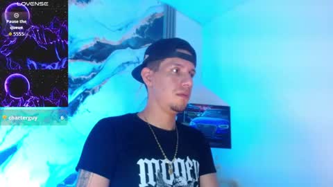 Snapshot of kevin__max_ chatting on May 2026 07:04:01 PM Kev online show from May 2026 07:04:01 PM