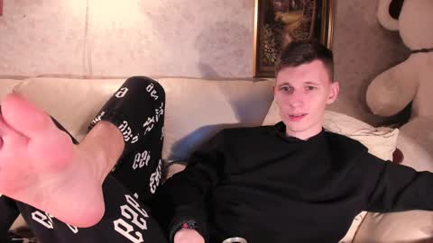 Snapshot of kevin_hornyyy chatting on December 2024 04:40:02 PM kevin online show from December 2024 04:40:02 PM