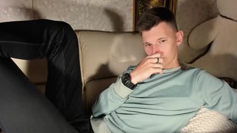 Snapshot of kevin_hornyyy chatting on October 2025 07:03:02 AM kevin online show from October 2025 07:03:02 AM