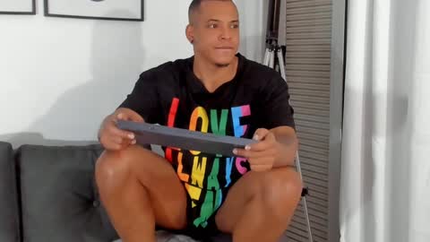 Snapshot of kevin_lance chatting on January 2025 07:21:02 AM Kevin Lance online show from January 2025 07:21:02 AM