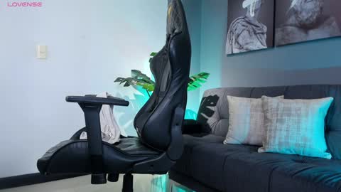 Snapshot of kevin_montoya1 chatting on January 2025 01:30:01 AM kevin montoya online show from January 2025 01:30:01 AM