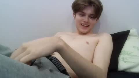 Snapshot of kevinmycroft chatting on December 2025 04:39:02 AM kevinmycroft online show from December 2025 04:39:02 AM