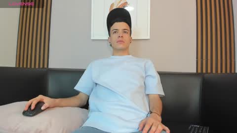 Snapshot of kevinn_blue chatting on September 2025 07:57:02 PM Sexy  Hot Kevin online show from September 2025 07:57:02 PM