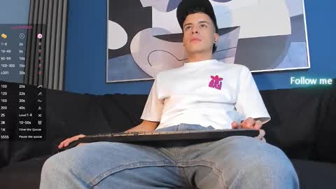 Snapshot of kevinn_blue chatting on September 2025 10:00:01 PM Sexy  Hot Kevin online show from September 2025 10:00:01 PM