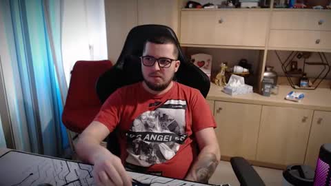 Kevinn online show from December 2025 11:58:02 AM