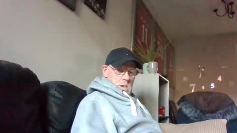 Snapshot of kevlooking4sez chatting on April 2026 05:28:01 PM kevlooking4sez online show from April 2026 05:28:01 PM