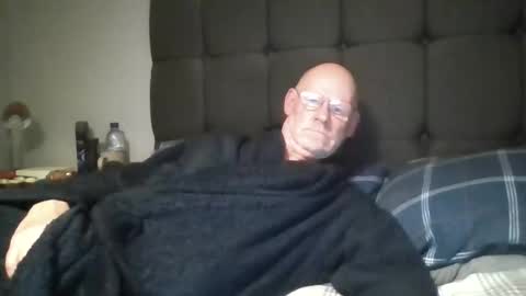 Snapshot of kevlooking4sez chatting on April 2026 12:24:01 AM kevlooking4sez online show from April 2026 12:24:01 AM