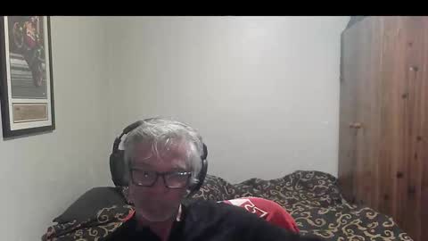 Snapshot of kevwestunder9696 chatting on October 2025 12:44:02 PM kevwestunder9696 online show from October 2025 12:44:02 PM