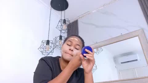 Snapshot of keyla_mejia chatting on June 2026 12:00:01 PM Keyla online show from June 2026 12:00:01 PM